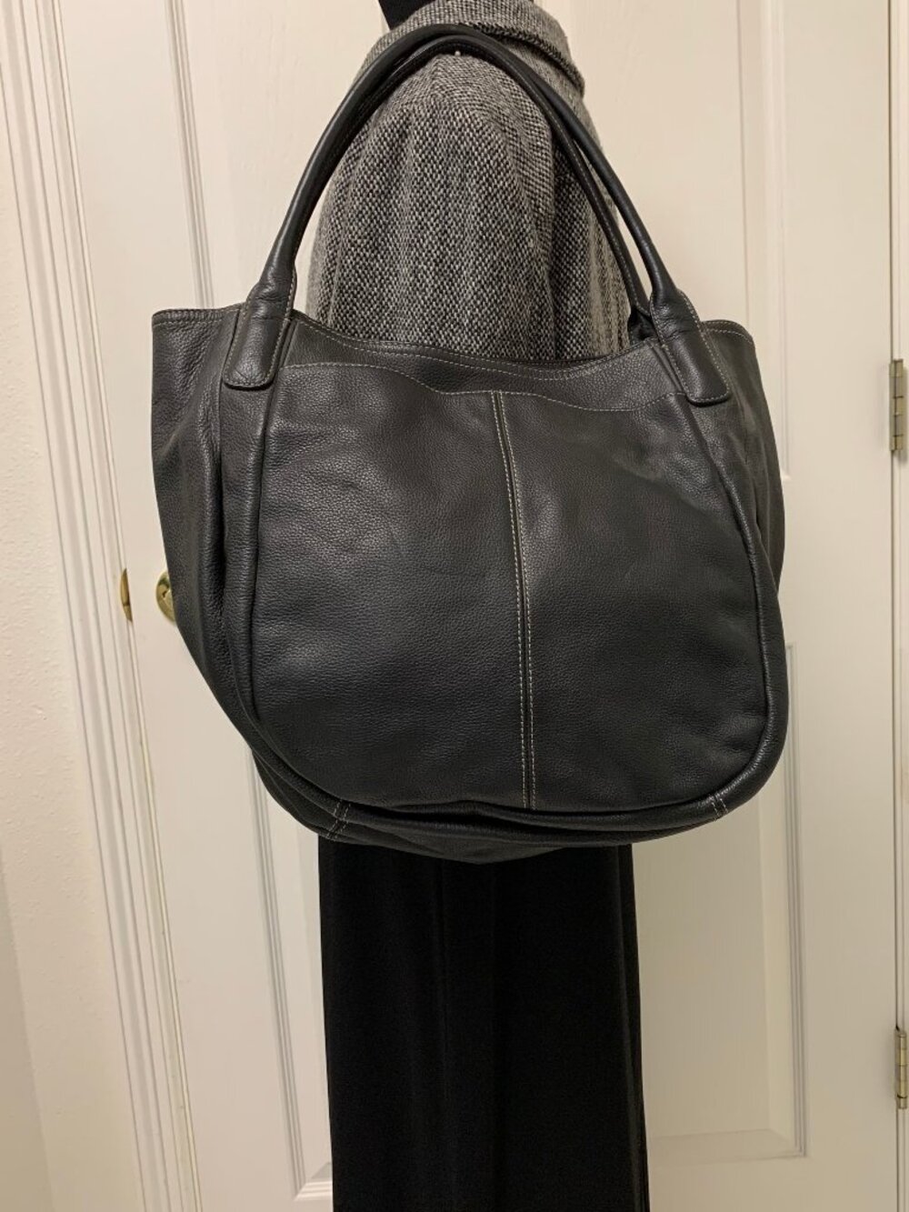 Tignanello Large Black Pebbled Leather Hobo Shoulder Bag Tote